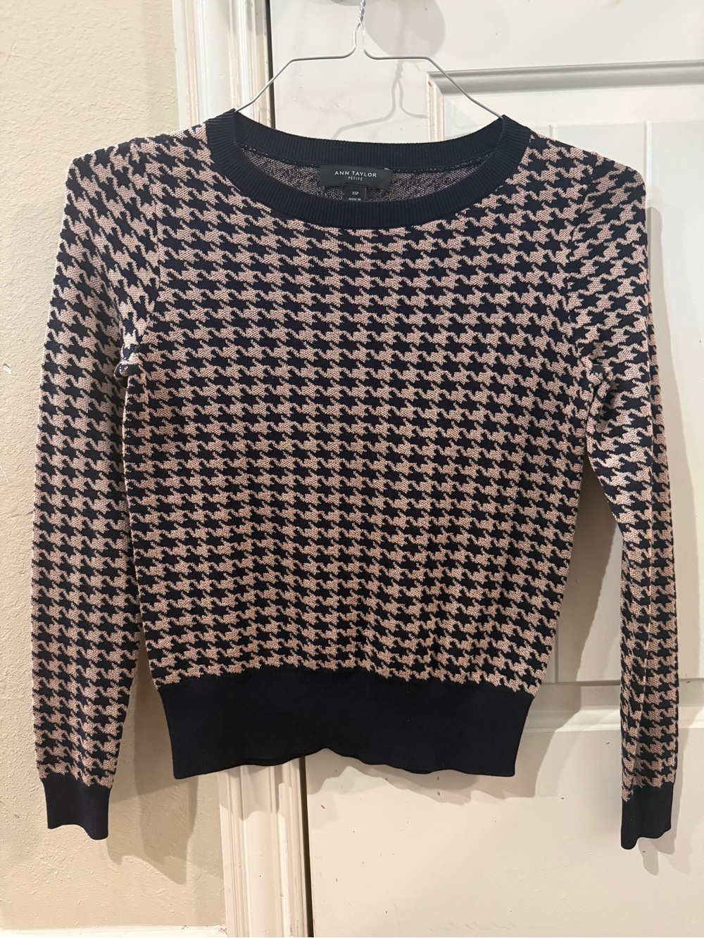 Ann Taylor Black and Pink Houndstooth Crewneck Sweater